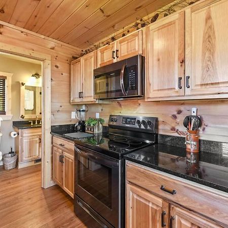Walnut Ridge Cabin. Sleeps 7-11! Hot Tub, Pool Table, Minutes To Downtown Gatlinburg! Eksteriør bilde