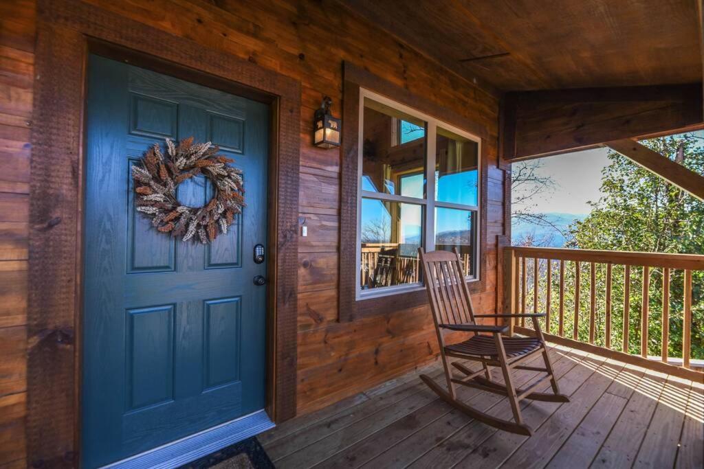 Walnut Ridge Cabin. Sleeps 7-11! Hot Tub, Pool Table, Minutes To Downtown Gatlinburg! Eksteriør bilde