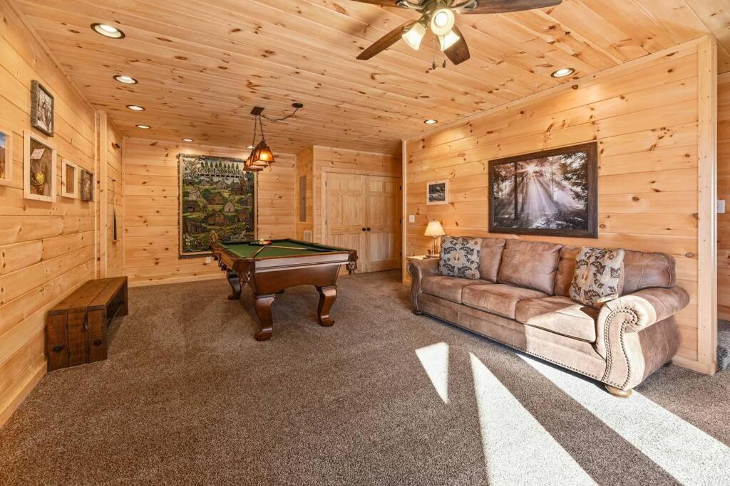 Walnut Ridge Cabin. Sleeps 7-11! Hot Tub, Pool Table, Minutes To Downtown Gatlinburg! Eksteriør bilde